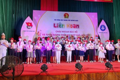 Liên hoan cháu ngoan Bác Hồ và tuyên dương thiếu nhi vượt khó học tốt, làm theo lời Bác