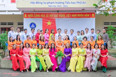 Tập thể hội đồng sư phạm Trường TH Phổ An